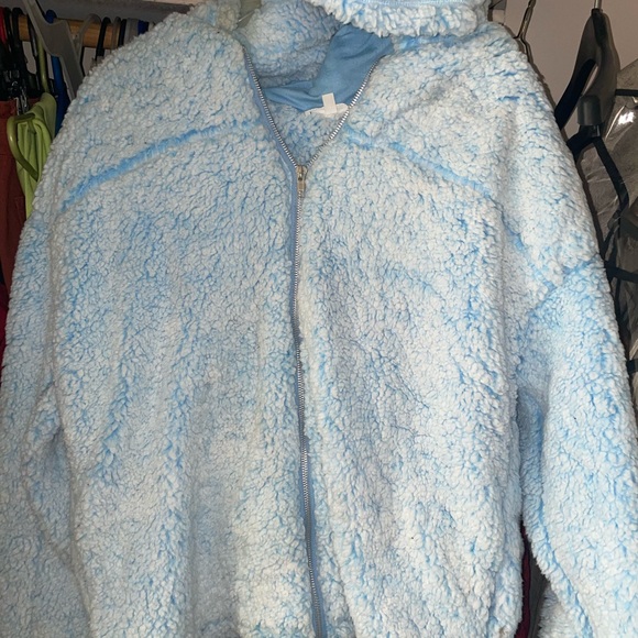 Fuzzy blue jacket - Picture 1 of 2